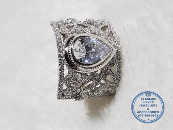 925 Sterling Silver Ring Super Statement Showstopper with cubic Zirconia large teardrop  in middle with detail around  - WOW