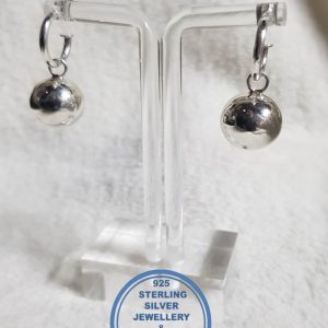 925 sterling Silver Earrings - Pretty Woman Half Hoop Dangle Ball Earring - Stunning!! Price per 1 pair of earrings Glitter ball 14 mm ball diameter All prices excludes national nominal door-to-door delivery fee Although some earrings might be similar size price is determined on weight as well as manufacturer although all our products are manufactured from the best quality 925 Sterling Silver.