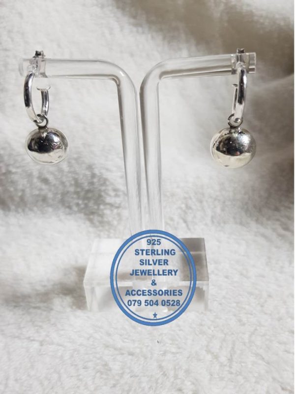 925 sterling Silver Earrings - Pretty Woman Half Hoop Dangle Ball Earring - Stunning!! Price per 1 pair of earrings Ball 12  mm ball diameter All prices excludes national nominal door-to-door delivery fee Although some earrings might be similar size price is determined on weight as well as manufacturer although all our products are manufactured from the best quality 925 Sterling Silver.