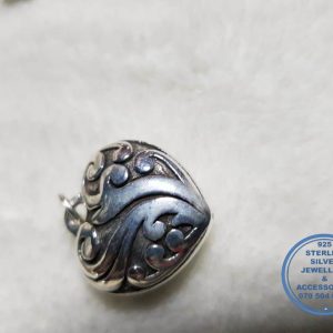925 sterling Silver Pendant - Showstopper Filled Heart filigree detail  pendant   - Stunning!! Price per 1 pendant Price excludes chain 28mm top to bottom diameter All prices excludes national nominal door-to-door delivery fee