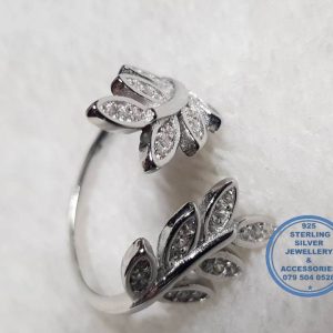 925 Sterling Silver Ring with modern cut out filigree detail  leaves  - this is an open ring op top adjustable. Stunning!!