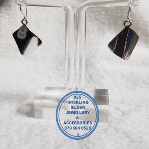 925 sterling Silver Earrings - Odd Shape Diamond Dangle drop Price per 1 pair of earrings Odd shape charm -  24 mm top to bottom All prices excludes national nominal door-to-door delivery fee Although some earrings might be similar size price is determined on weight as well as manufacturer although all our products are manufactured from the best quality 925 Sterling Silver.