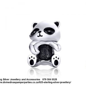 925 Sterling Silver Cute Cat holding bracelet Charm. Pandora Compatible