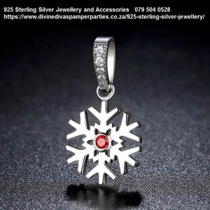 925 Sterling Silver  Dangle Snowflake Christmas Charm. Pandora Compatible