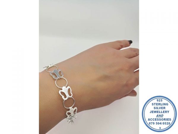 925 Sterling Silver Designers Bracelet with circle and Butterfly Detail 19cm