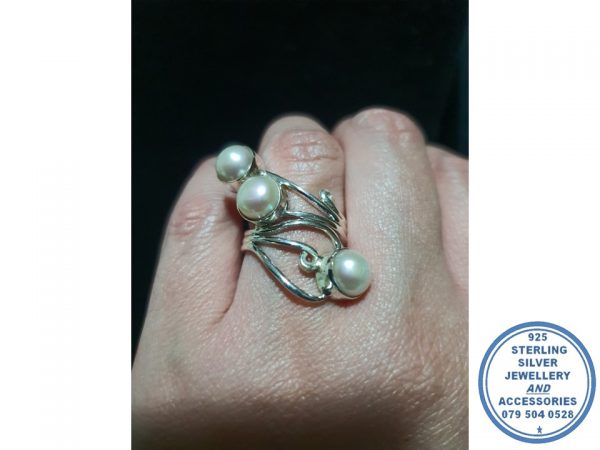 "925 Sterling Silver Curly Twirly Filigraa 3 Fresh Water Pearl Ring "
