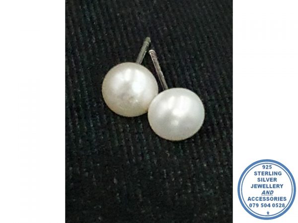 "925 Sterling Silver Fresh Water Pearl 8mm Stud Earring"
